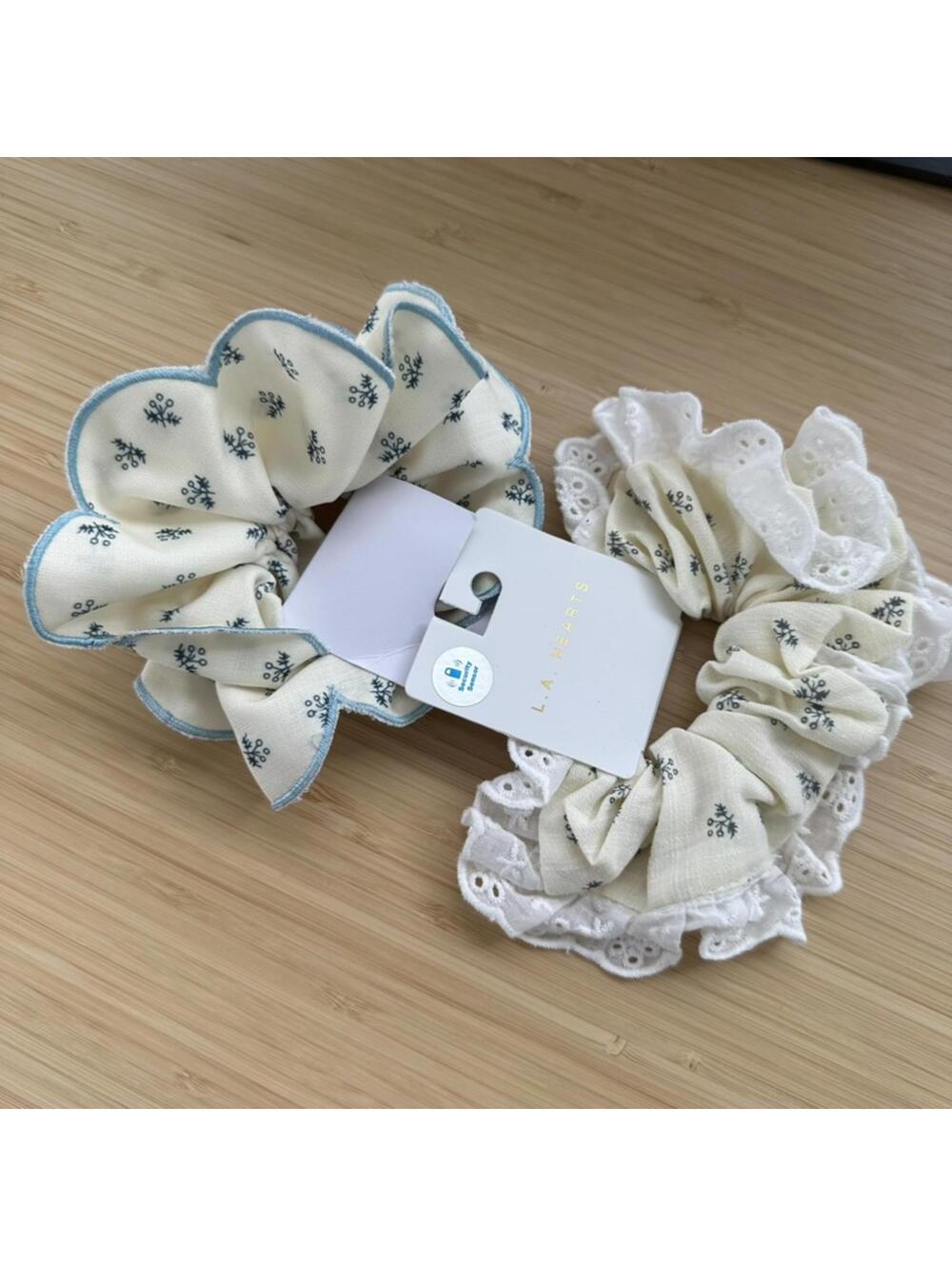 Pacsun Set of 2 Ditsy Floral Eyelet Hair Scrunchie NWT Cream Blue